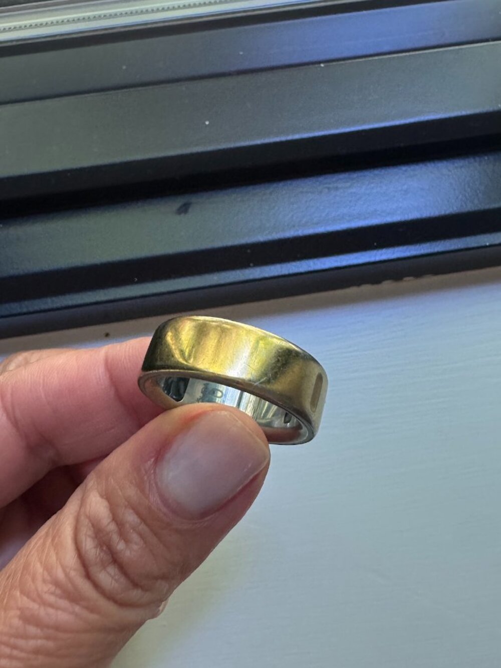 Oura Ring 4 Gold — Size 10 | Includes Charger | Gently Used | Works Perfectly